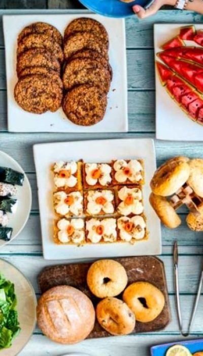 Detalle de emplatado profesional de nuestra asesoría gastronómica.